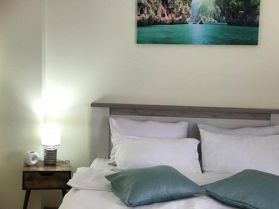 Fully Furnished Spacious 2bedroom Apartament
